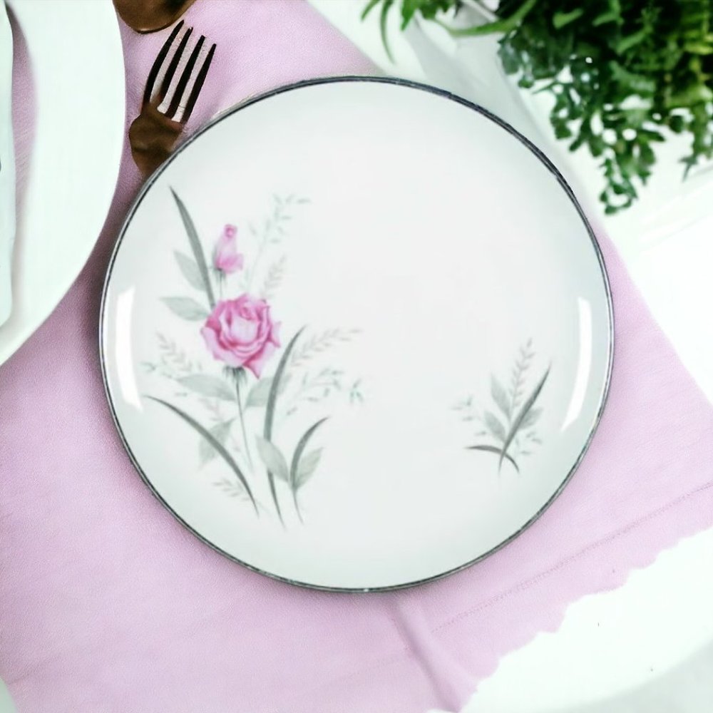 Windsor Rose Fine China of Japan Dinner Plate - 1950's